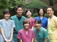 staff02_200.jpg
